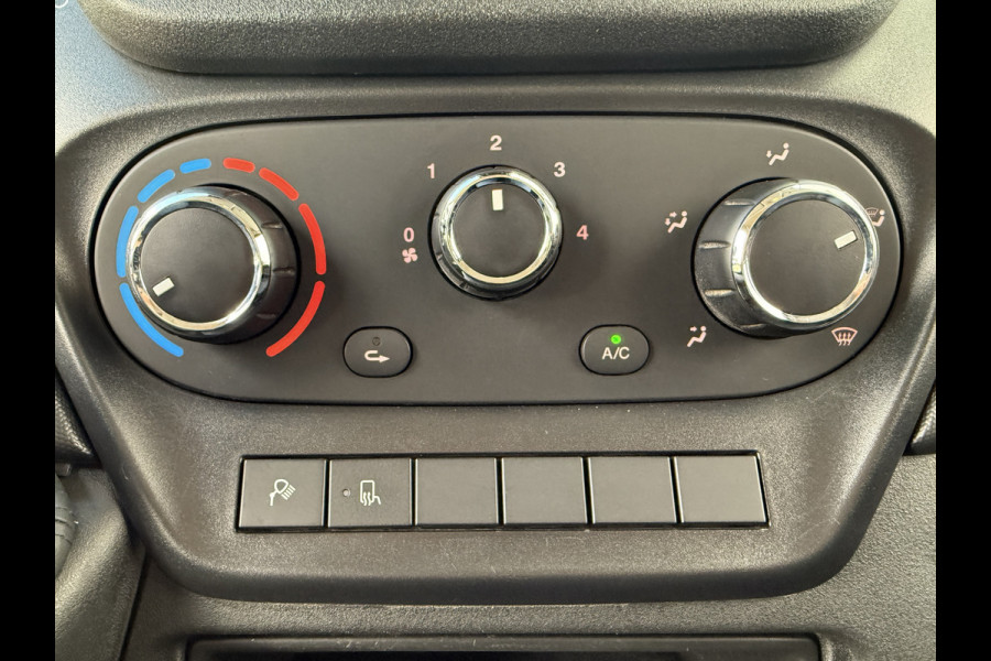 Iveco Daily 35S18 3.0 L2H2 Airco Adaptieve Cruise Control Camera Navigatie Lucht geveerde stoel .
