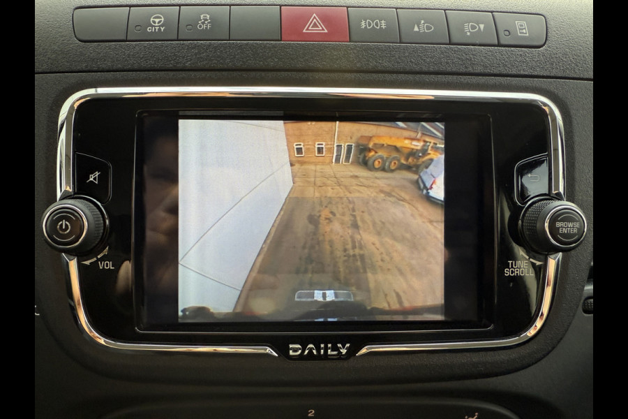Iveco Daily 35S18 3.0 L2H2 Airco Adaptieve Cruise Control Camera Navigatie Lucht geveerde stoel .
