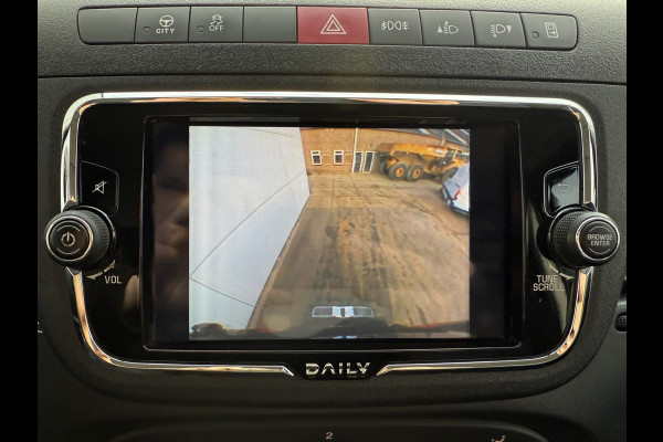 Iveco Daily 35S18 3.0 L2H2 Airco Adaptieve Cruise Control Camera Navigatie Lucht geveerde stoel .