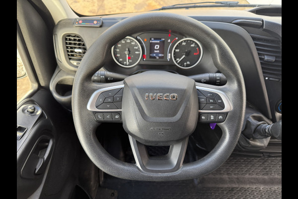 Iveco Daily 35S18 3.0 L2H2 Airco Adaptieve Cruise Control Camera Navigatie Lucht geveerde stoel .