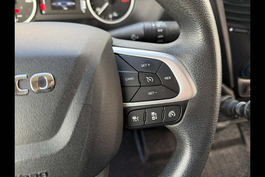 Iveco Daily 35S18 3.0 L2H2 Airco Adaptieve Cruise Control Camera Navigatie Lucht geveerde stoel .