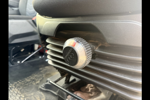 Iveco Daily 35S18 3.0 L2H2 Airco Adaptieve Cruise Control Camera Navigatie Lucht geveerde stoel .