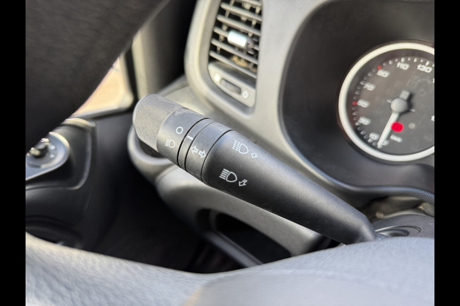 Iveco Daily 35S18 3.0 L2H2 Airco Adaptieve Cruise Control Camera Navigatie Lucht geveerde stoel .