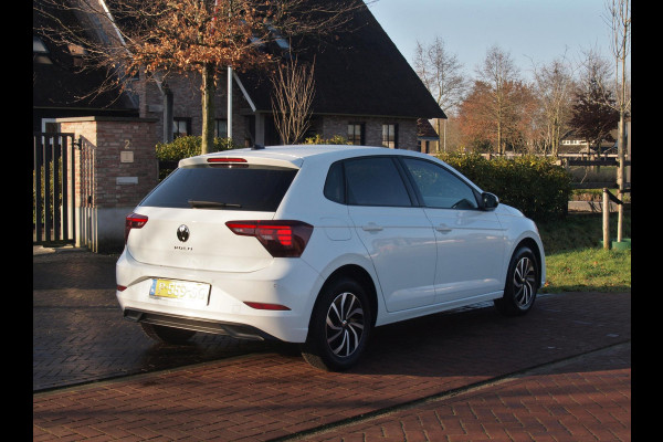 Volkswagen Polo 1.0 TSI Life Business | Apple carplay | Stoelverwarming | Parkeersensoren | Privacy Glas | NL-Auto