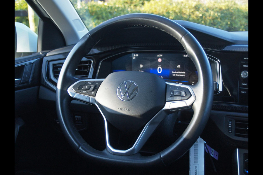 Volkswagen Polo 1.0 TSI Life Business | Apple carplay | Stoelverwarming | Parkeersensoren | Privacy Glas | NL-Auto