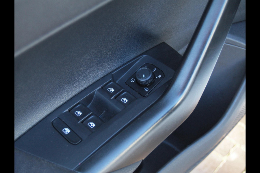 Volkswagen Polo 1.0 TSI Life Business | Apple carplay | Stoelverwarming | Parkeersensoren | Privacy Glas | NL-Auto