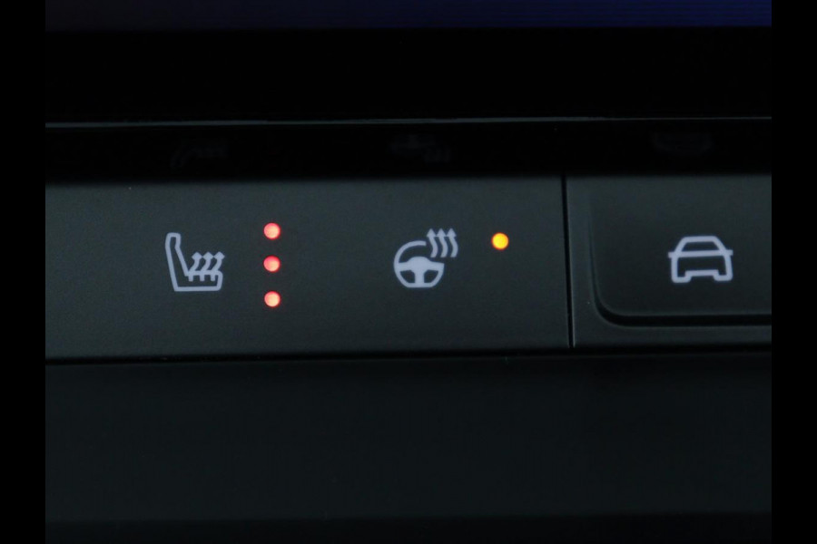 Opel Astra 1.6 Hybrid Business Edition | Stoelverwarming | Adaptive cruise | Camera | Stuurverwarming | Carplay | Navigatie | Full LED | 17'' | Climate control | PHEV | Plug In