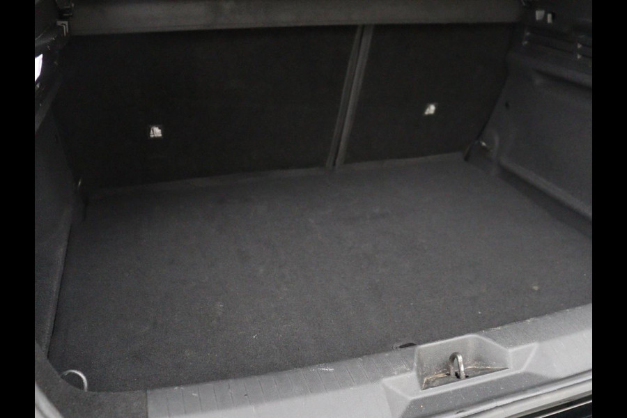 Opel Astra 1.6 Hybrid Business Edition | Stoelverwarming | Adaptive cruise | Camera | Stuurverwarming | Carplay | Navigatie | Full LED | 17'' | Climate control | PHEV | Plug In