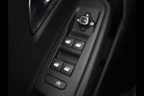 Opel Astra 1.6 Hybrid Business Edition | Stoelverwarming | Adaptive cruise | Camera | Stuurverwarming | Carplay | Navigatie | Full LED | 17'' | Climate control | PHEV | Plug In