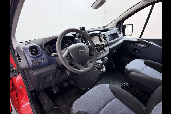 Opel Vivaro D126PK Dubbele Cabine 5-Persoons L2H1 Euro 6 Trekhaak Camera Navi Airco Cruise Control Pdc 1.6CDTI Betonplex Vloer Schuifdeur Achterdeuren Regen-Lichtsensor 1e Eigenaar Origineel Nederlandse Auto Dealeronderhouden 2.000kg trekvermogen