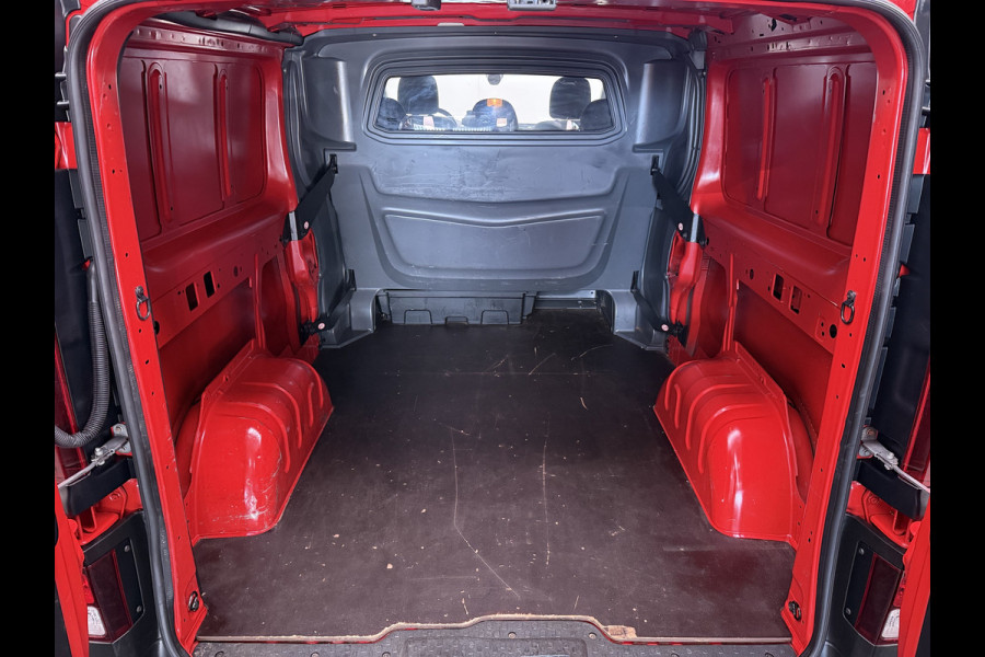 Opel Vivaro D126PK Dubbele Cabine 5-Persoons L2H1 Euro 6 Trekhaak Camera Navi Airco Cruise Control Pdc 1.6CDTI Betonplex Vloer Schuifdeur Achterdeuren Regen-Lichtsensor 1e Eigenaar Origineel Nederlandse Auto Dealeronderhouden 2.000kg trekvermogen