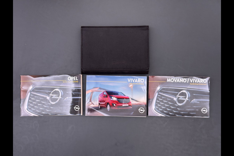 Opel Vivaro D126PK Dubbele Cabine 5-Persoons L2H1 Euro 6 Trekhaak Camera Navi Airco Cruise Control Pdc 1.6CDTI Betonplex Vloer Schuifdeur Achterdeuren Regen-Lichtsensor 1e Eigenaar Origineel Nederlandse Auto Dealeronderhouden 2.000kg trekvermogen