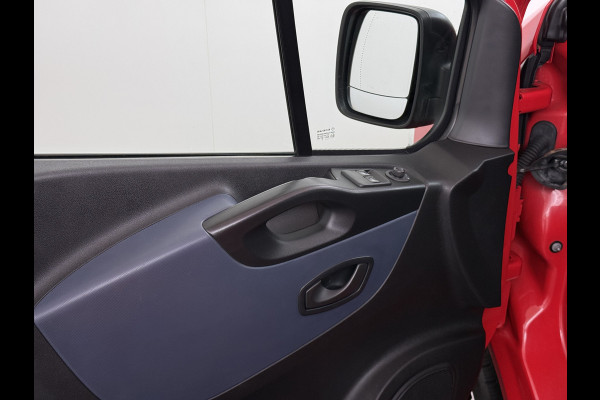 Opel Vivaro D126PK Dubbele Cabine 5-Persoons L2H1 Euro 6 Trekhaak Camera Navi Airco Cruise Control Pdc 1.6CDTI Betonplex Vloer Schuifdeur Achterdeuren Regen-Lichtsensor 1e Eigenaar Origineel Nederlandse Auto Dealeronderhouden 2.000kg trekvermogen