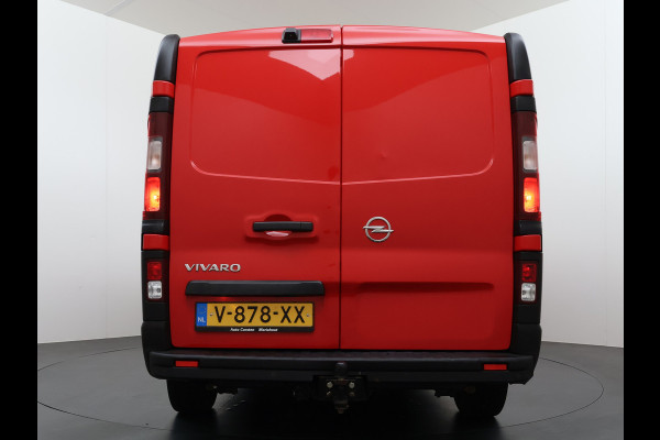 Opel Vivaro D126PK Dubbele Cabine 5-Persoons L2H1 Euro 6 Trekhaak Camera Navi Airco Cruise Control Pdc 1.6CDTI Betonplex Vloer Schuifdeur Achterdeuren Regen-Lichtsensor 1e Eigenaar Origineel Nederlandse Auto Dealeronderhouden 2.000kg trekvermogen