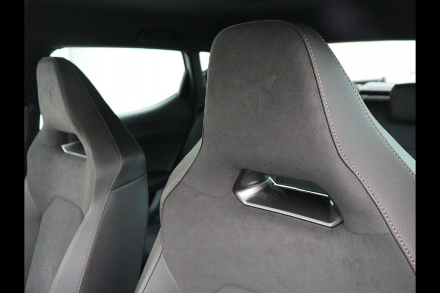CUPRA Leon 1.5 e-Hybrid Business | Stoelverwarming | Adaptive cruise | Camera | Carplay | Memory | Half leder | Navigatie | Keyless | Sportstoelen | Full LED | Sfeerverlichting | PHEV | Plug In