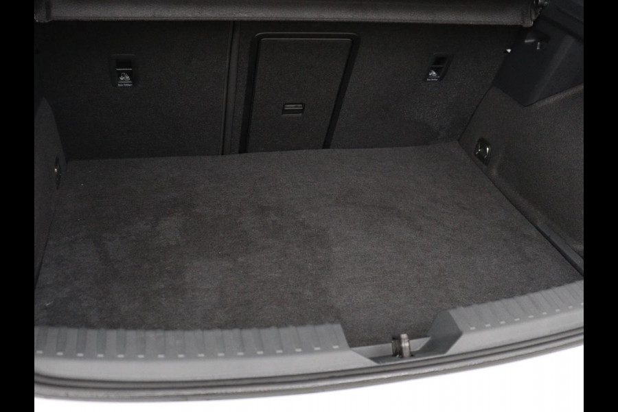 CUPRA Leon 1.5 e-Hybrid Business | Stoelverwarming | Adaptive cruise | Camera | Carplay | Memory | Half leder | Navigatie | Keyless | Sportstoelen | Full LED | Sfeerverlichting | PHEV | Plug In