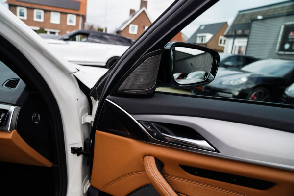 BMW 5 Serie 530e iPerformance High Executive | M-pakket | Massage | Stoelverwarming/verkoeling | Head up | Adaptieve cruise | NAP