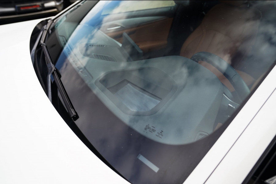 BMW 5 Serie 530e iPerformance High Executive | M-pakket | Massage | Stoelverwarming/verkoeling | Head up | Adaptieve cruise | NAP