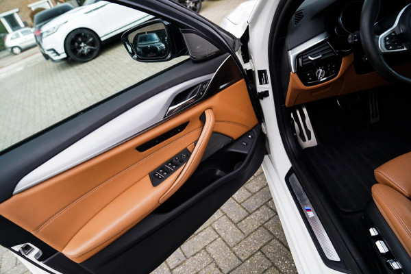 BMW 5 Serie 530e iPerformance High Executive | M-pakket | Massage | Stoelverwarming/verkoeling | Head up | Adaptieve cruise | NAP