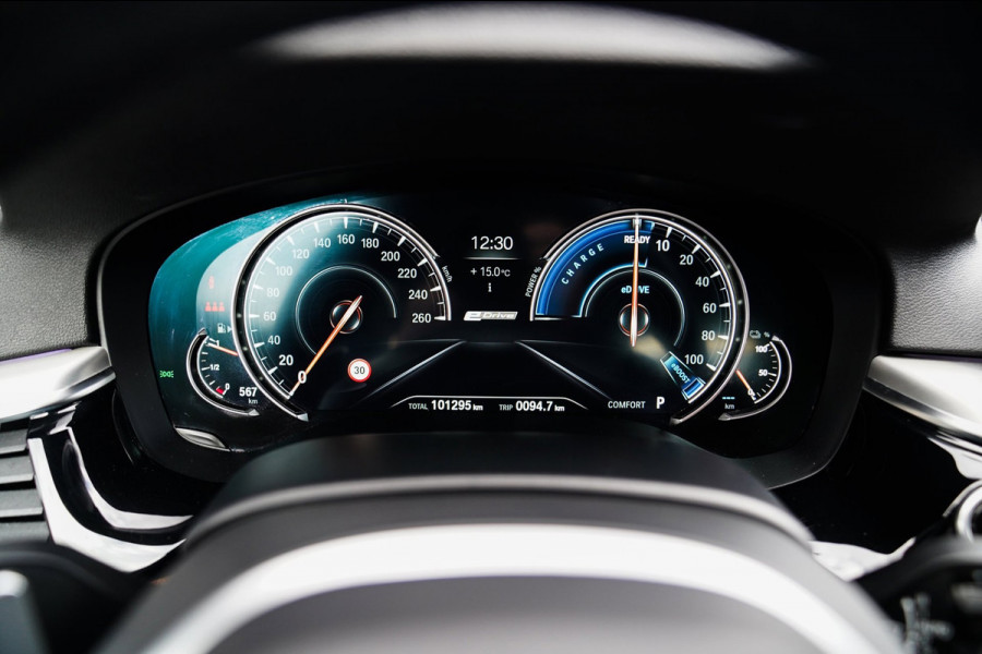BMW 5 Serie 530e iPerformance High Executive | M-pakket | Massage | Stoelverwarming/verkoeling | Head up | Adaptieve cruise | NAP