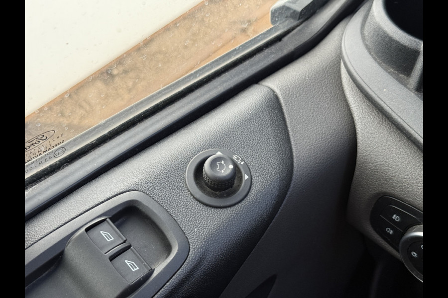 Ford Transit Custom 340 1.0 PHEV 120PK Plug-in Automaat L1H1 Airco Cruise Control Navigatie Parkeersensoren voor achter Stoelverwarming