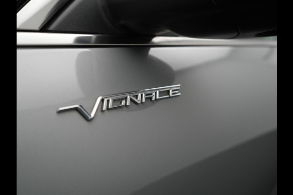 Ford Kuga 2.5 Vignale Plug In Hybrid 225pk Dealer O.H. PHEV | Trekhaak Afn. | Panodak | Head Up | 360 Camera | Bang & Olufsen | Lederen Sportstoelen Memory & Verwarmd | Keyless | Stuur Verwarmd | Blis | Virtual | Navigatie | DAB |