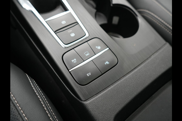 Ford Kuga 2.5 Vignale Plug In Hybrid 225pk Dealer O.H. PHEV | Trekhaak Afn. | Panodak | Head Up | 360 Camera | Bang & Olufsen | Lederen Sportstoelen Memory & Verwarmd | Keyless | Stuur Verwarmd | Blis | Virtual | Navigatie | DAB |