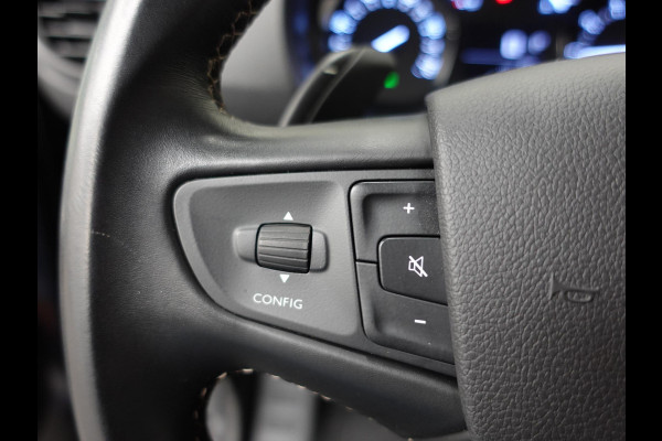 Opel Vivaro 145pk Automaat L3H1 Dubbele cabine Navigatie Camera Trekhaak Apple carplay Parkeersensoren Cruise control