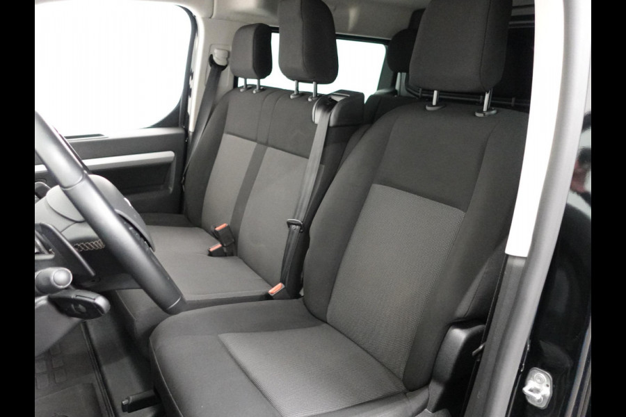 Opel Vivaro 145pk Automaat L3H1 Dubbele cabine Navigatie Camera Trekhaak Apple carplay Parkeersensoren Cruise control