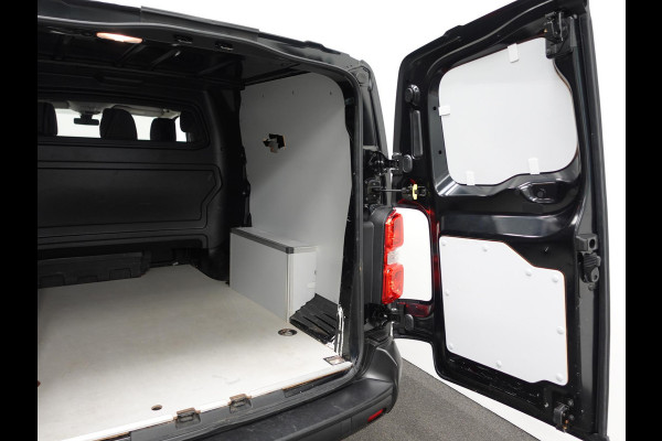 Opel Vivaro 145pk Automaat L3H1 Dubbele cabine Navigatie Camera Trekhaak Apple carplay Parkeersensoren Cruise control