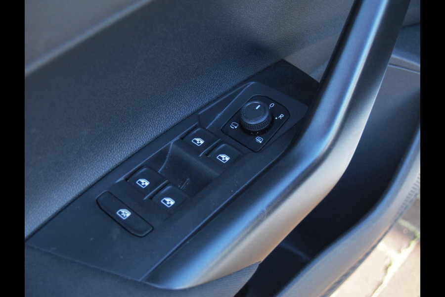 Volkswagen Polo 1.0 TSI Life Business | Automaat | Apple Carplay | Privacy Glas | Stoelverwarming | NL-Auto |