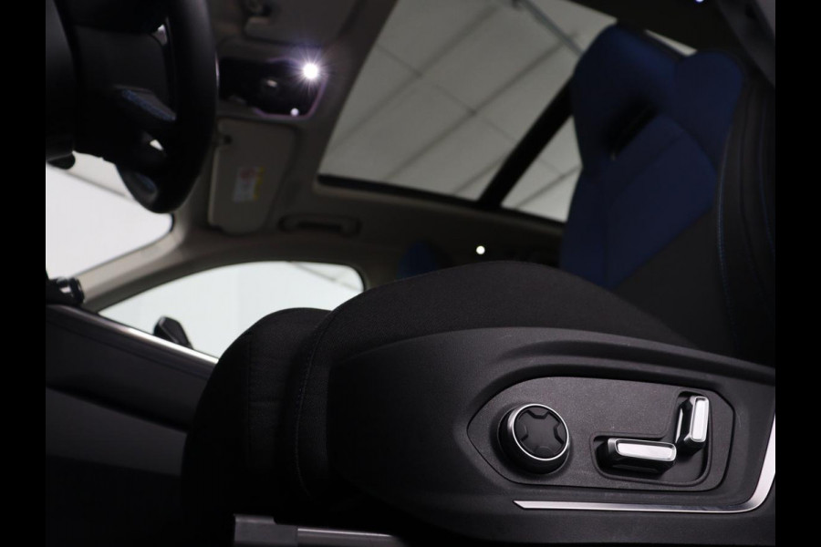 Lynk & Co 01 1.5 Plug In | Panoramadak | Infinity by Harman | Camera | Adaptive cruise | Stoelverwarming | Carplay | Memory | Full LED | PHEV