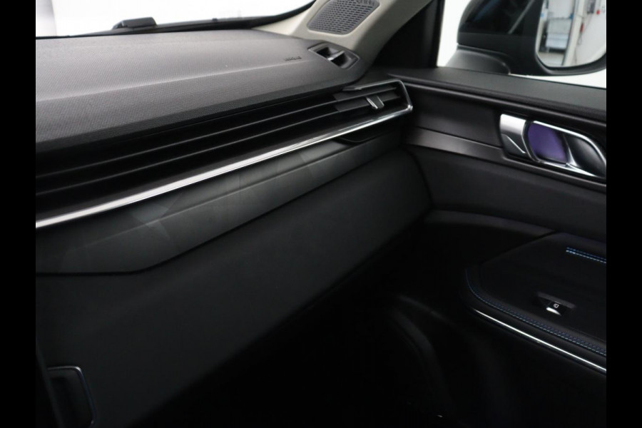 Lynk & Co 01 1.5 Plug In | Panoramadak | Infinity by Harman | Camera | Adaptive cruise | Stoelverwarming | Carplay | Memory | Full LED | PHEV