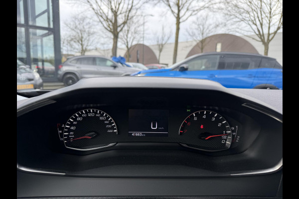 Peugeot 2008 1.2 PureTech Active Pack 131PK | AUTOMAAT | CAMERA | NAVIGATIE | AFN. TREKHAAK RIJKLAAR GELEVERD MET 12 MND BOVAG GARANTIE |