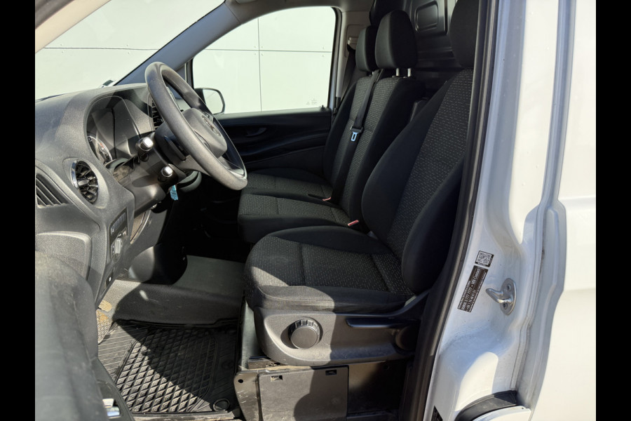 Mercedes-Benz eVito 112 66kWh 280km WLTP 96% (SOH) 80KW Snelladen Climate Control Cruise Control Stoelverwarming Apple Carplay Parkeersensoren Voor en Achter