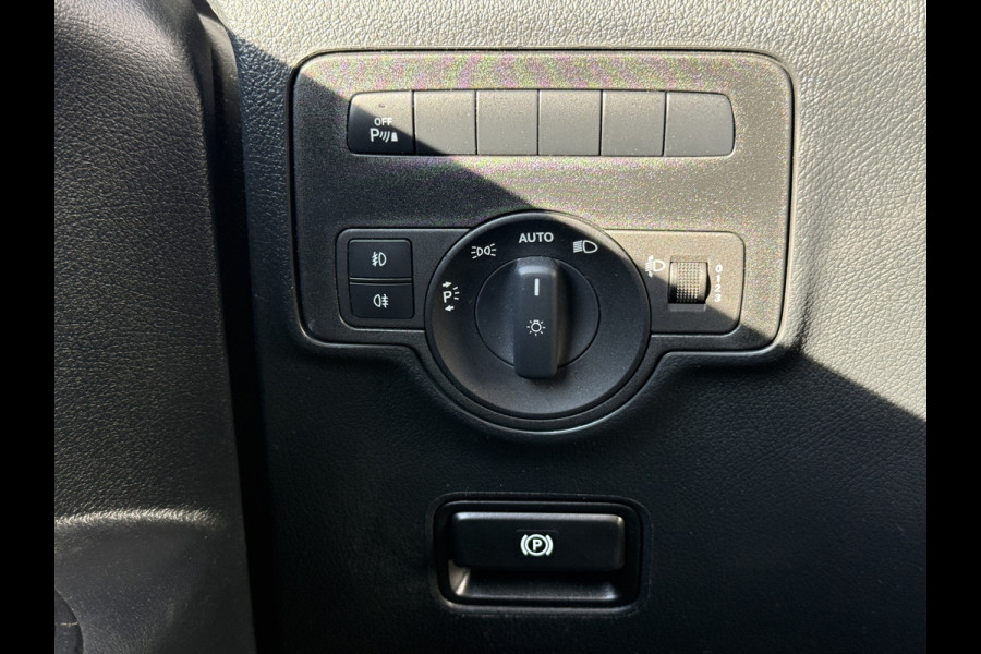 Mercedes-Benz eVito 112 66kWh 280km WLTP 96% (SOH) 80KW Snelladen Climate Control Cruise Control Stoelverwarming Apple Carplay Parkeersensoren Voor en Achter