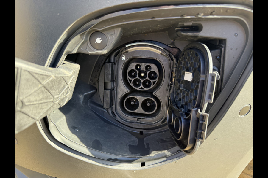 Mercedes-Benz eVito 112 66kWh 280km WLTP 96% (SOH) 80KW Snelladen Climate Control Cruise Control Stoelverwarming Apple Carplay Parkeersensoren Voor en Achter