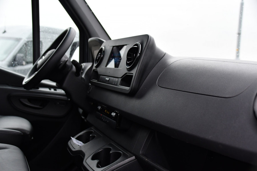 Mercedes-Benz Sprinter 317 1.9 CDI L2H2 RWD PB Edition Camera, Cruise, Carplay, LED, 170pk, Stoelverwarming, NAVI, Sensoren, Leder, Uniek!