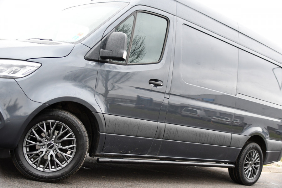 Mercedes-Benz Sprinter 317 1.9 CDI L2H2 RWD PB Edition Camera, Cruise, Carplay, LED, 170pk, Stoelverwarming, NAVI, Sensoren, Leder, Uniek!