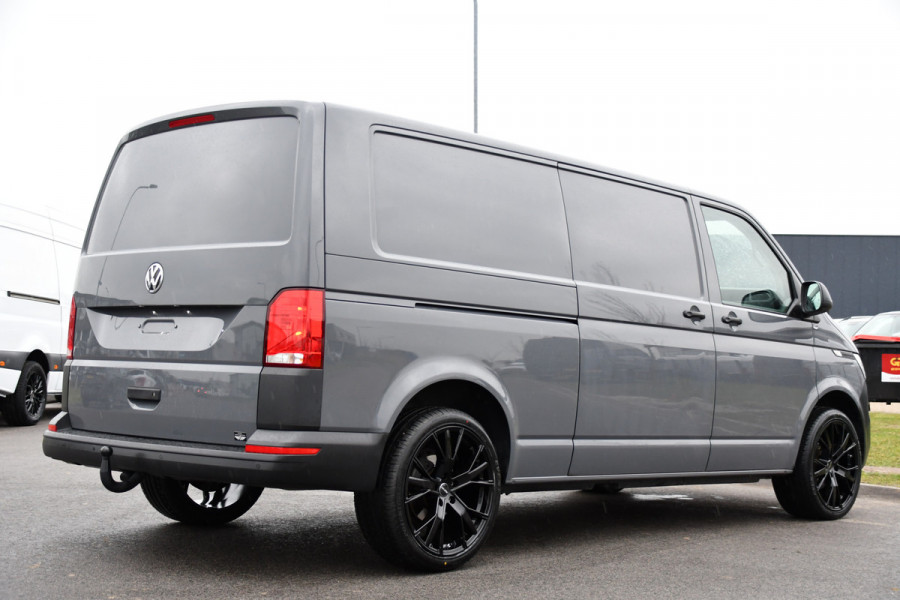 Volkswagen Transporter 2.0 TDI L2H1 30 PB Edition Adaptieve Cruise, Carplay, 150pk, Sensoren, Voorruit verwarming, Automaat, Leder, Uniek!