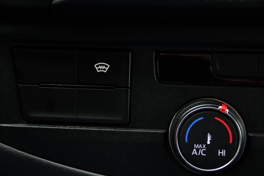 Volkswagen Transporter 2.0 TDI L2H1 30 PB Edition Adaptieve Cruise, Carplay, 150pk, Sensoren, Voorruit verwarming, Automaat, Leder, Uniek!