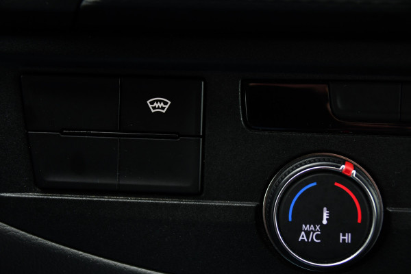 Volkswagen Transporter 2.0 TDI L2H1 30 PB Edition Adaptieve Cruise, Carplay, 150pk, Sensoren, Voorruit verwarming, Automaat, Leder, Uniek!