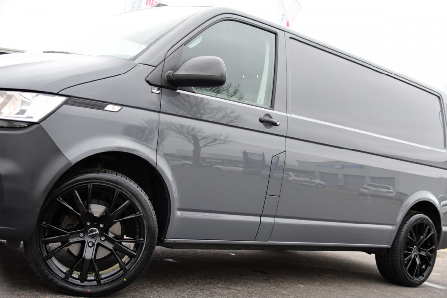 Volkswagen Transporter 2.0 TDI L2H1 30 PB Edition Adaptieve Cruise, Carplay, 150pk, Sensoren, Voorruit verwarming, Automaat, Leder, Uniek!