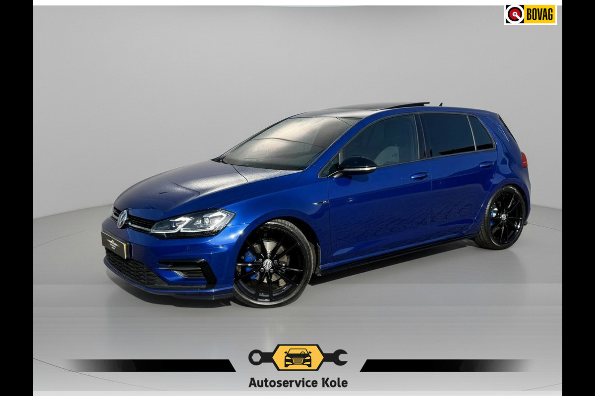 Volkswagen Golf 1.5 TSI Highline R-Line * Panorama * Bearlock * NL Auto * Virtual Cockpit * 19 inch velgen *