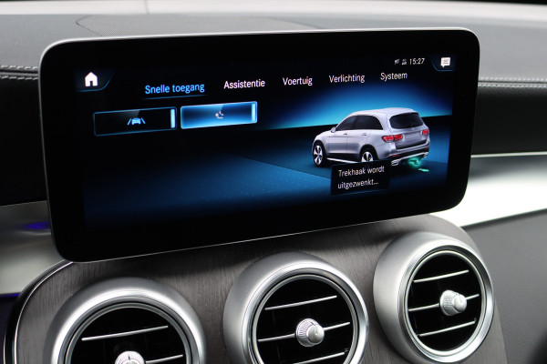 Mercedes-Benz GLC 300e 4MATIC AMG Line | Panoramadak | Trekhaak | Multibeam LED | Stoelverwarming | Camera | Dodehoekassistent | Spoorpakket | Sfeerverlichting | Zitcomfortpakket |