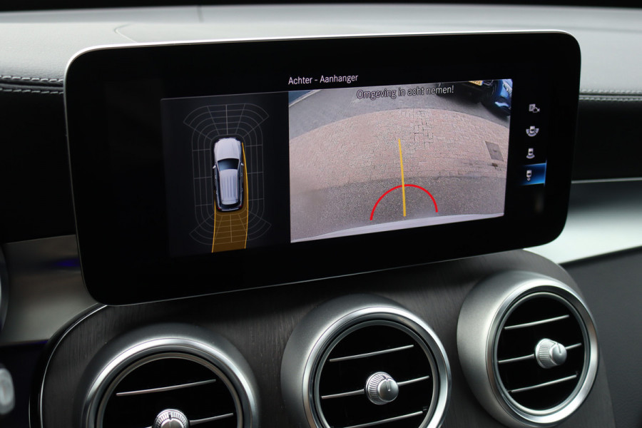 Mercedes-Benz GLC 300e 4MATIC AMG Line | Panoramadak | Trekhaak | Multibeam LED | Stoelverwarming | Camera | Dodehoekassistent | Spoorpakket | Sfeerverlichting | Zitcomfortpakket |