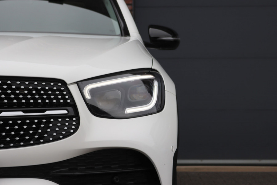 Mercedes-Benz GLC 300e 4MATIC AMG Line | Panoramadak | Trekhaak | Multibeam LED | Stoelverwarming | Camera | Dodehoekassistent | Spoorpakket | Sfeerverlichting | Zitcomfortpakket |
