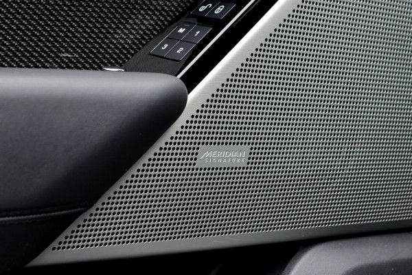 Land Rover Range Rover Velar 5.0 V8 SV Autobiography Dynamic Edition Aut8 | Panoramadak | Adaptieve Cruise Control | Meridian Signature | Massage | Stoelventilatie | Verwarmd Stuurwiel | HUD |