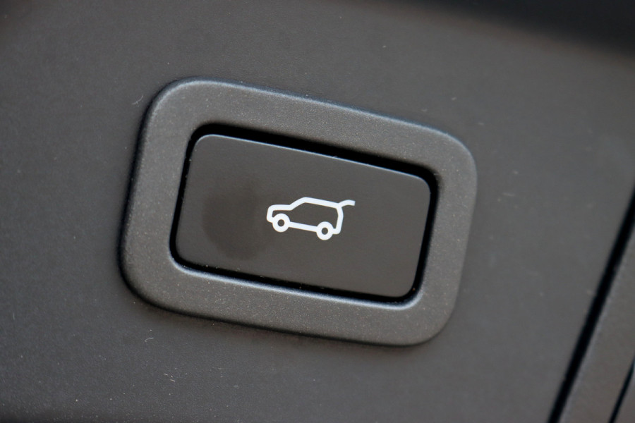 Land Rover Range Rover Velar 5.0 V8 SV Autobiography Dynamic Edition Aut8 | Panoramadak | Adaptieve Cruise Control | Meridian Signature | Massage | Stoelventilatie | Verwarmd Stuurwiel | HUD |