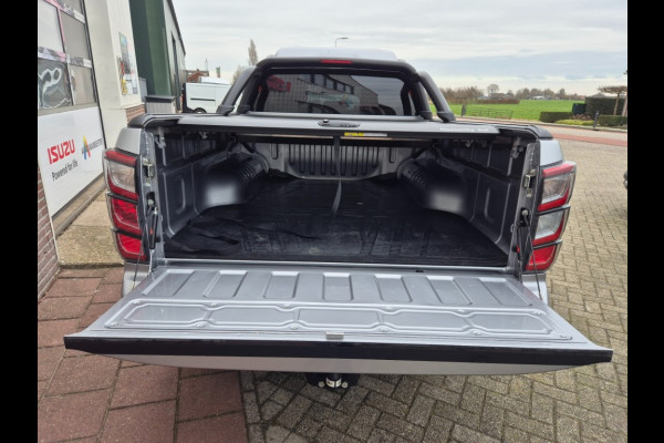 Isuzu D-max V-Cross MY25 Double Cab verlengd 5-persoons BPM vrij trekhaak 3500 Kg trekgewicht